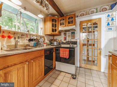 302 Pacific Ave, Woodbury, NJ 08096 - photo 7