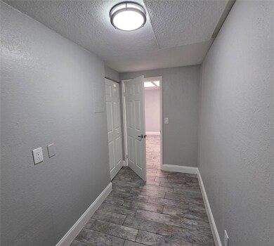 1400 Strawberry Place unit 13, Plant City, FL 33563 - photo 5