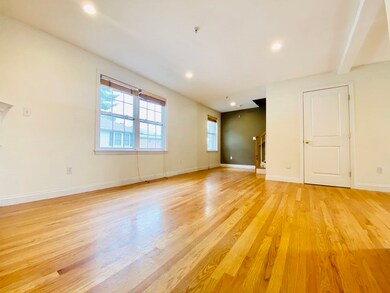 36 Bacon St unit 5, Waltham, MA 02451 - photo 3