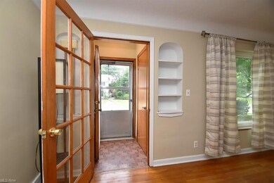 1930 Beverly Hills Dr, Euclid, OH 44117 - photo 3