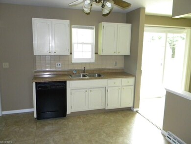 343 Erieview Blvd, Sheffield Lake, OH 44054 - photo 5