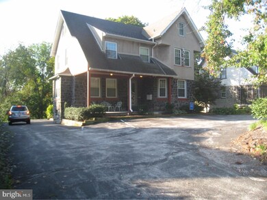 136 W Wayne Ave, Wayne, PA 19087 - photo 6