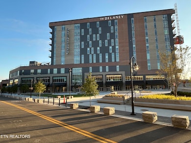 122 Stadium Way unit 412, Knoxville, TN 37915 - photo 2