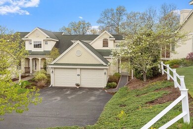 81 Carriage Hill Cir unit 81, Southborough, MA 01772 - photo 2