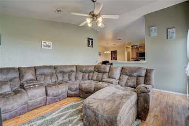 9424 Checkerbloom Dr, Oklahoma City, OK 73165 - photo 7