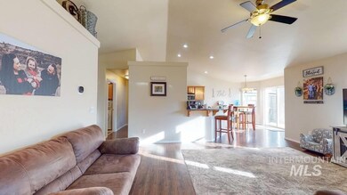 1073 Starlight Loop, Twin Falls, ID 83301 - photo 6