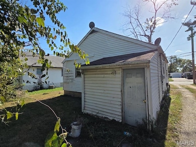 779 Mildred Ave unit Front and Rear house, East Saint Louis, IL 62206 - photo 4