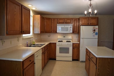 806 W 10th St, La Porte, IN 46350 - photo 5