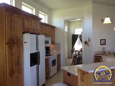 2232 SW Millers Glen Dr, Topeka, KS 66614 - photo 6