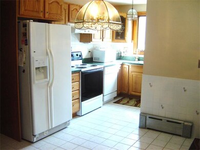 463 Springfield St, Chicopee, MA 01013 - photo 2