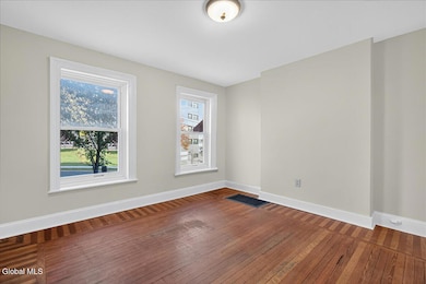 38-98 Livingston Ave-38