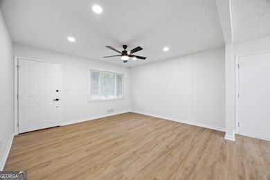 1517 Colony East Cir, Stone Mountain, GA 30083 - photo 5