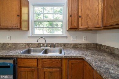 7029 Heather Dr, Bryans Road, MD 20616 - photo 5