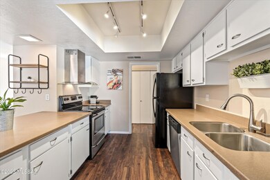10-Kitchen