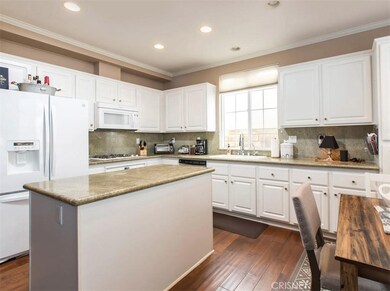 23311 Portland Ln, Valencia, CA 91355 - photo 4