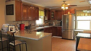 Fabulous kitchen! New countertops!