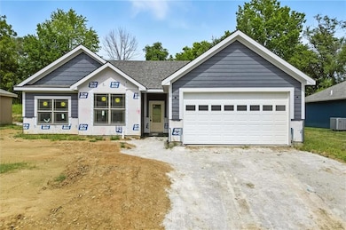 1318 Kristie Cir, Excelsior Springs, MO 64024 - photo 4