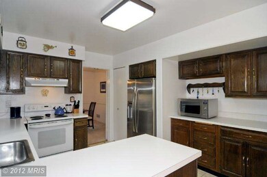 8450 Heatherwold Dr, Laurel, MD 20723 - photo 6