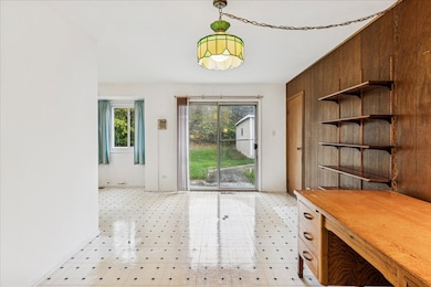 1420 Cooper Rd, Hoffman Estates, IL 60169 - photo 2