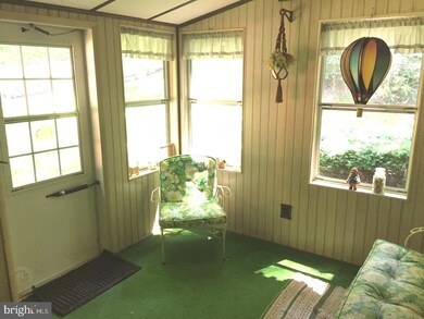 6928 Corning Rd, Zionsville, PA 18092 - photo 3