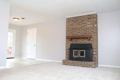 702 Plaza Dr, Jacksonville, NC 28540 - photo 6