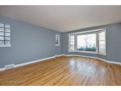 6137 N Fairfield Ave, Chicago, IL 60659 - photo 4