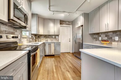 2816 Shanandale Dr, Silver Spring, MD 20904 - photo 3