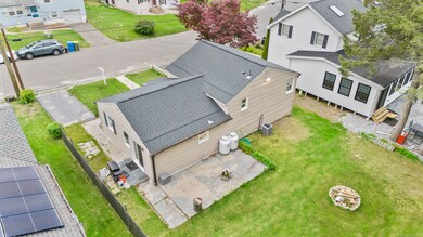 113 Devonwood Dr, Waterbury, CT 06708 - photo 7