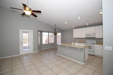 14900 W Honeysuckle Ln, Surprise, AZ 85374 - photo 5