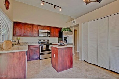 44th ST, 9611 S Kitchen