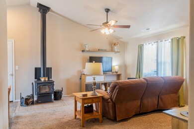 63777 Hunters Cir, Bend, OR 97701 - photo 5