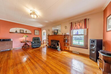 202 E 4th St, Lynnville, IN 47619 - photo 3