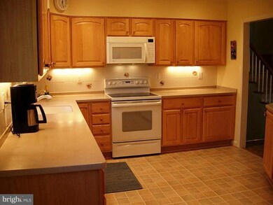 412 Scott Dr, Silver Spring, MD 20904 - photo 4