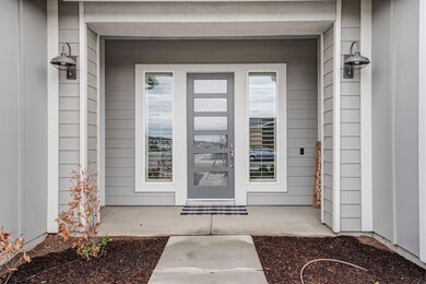 3366 N Douglas Ave, Fresno, CA 93727 - photo 4