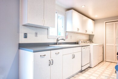 1411 S 250th St, Des Moines, WA 98198 - photo 4