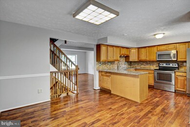 11535 Underoak Ct, Reston, VA 20191 - photo 6