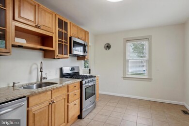 230 Forrest Ave, Folsom, PA 19033 - photo 6