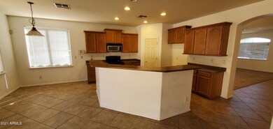 Island with breakfast bar