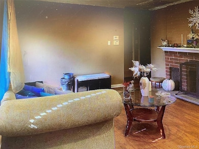 54 Robert St, Freeport, NY 11520 - photo 3