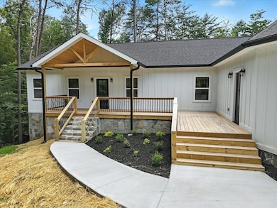 177 Cove Springs Dr, Dandridge, TN 37725 - photo 2