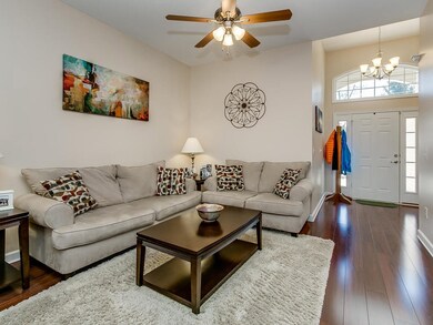 312 Holly St, Johnson City, TN 37604 - photo 3