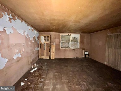 801 Rambo Ct, Halethorpe, MD 21227 - photo 7