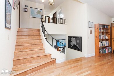 Living Room_IMG_3768-SMALL