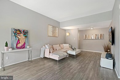 1675 Parkcrest Cir unit 400, Reston, VA 20190 - photo 5