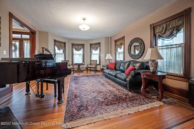 11_10Living_Room_mls