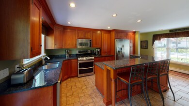 24-Buttonwood-Ln-Kitchen