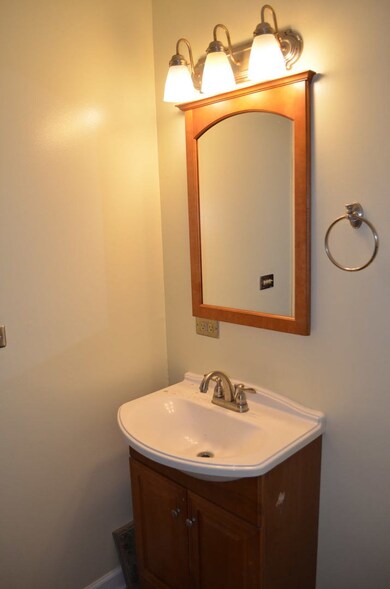 421 Cleveland Ave, Batavia, IL 60510 - photo 4