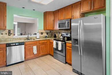 9316 Daly Ct, Laurel, MD 20723 - photo 6