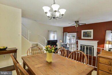 9947 Capperton Dr, Oakton, VA 22124 - photo 5