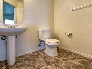 Powder Room w/New Toilet!